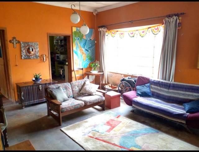 3 BEDROOM HOUSE FOR SALE IN BEZUIDENHOUT VALLEY